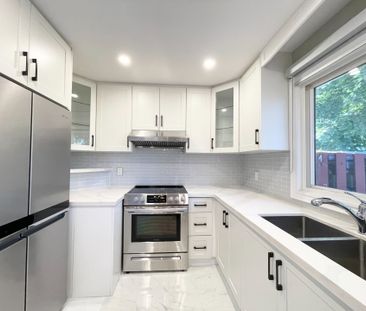 For Lease - 716 Lake Drive, Georgina, Ontario - Photo 1