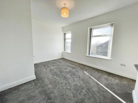 3 bedroom end of terrace house to rent - Photo 3