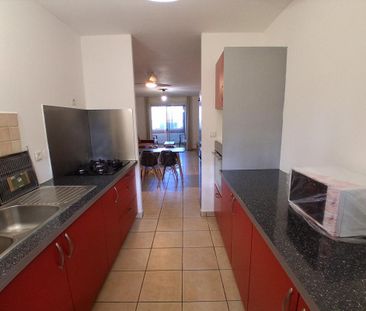 Location Appartement 2 pièces Meublé 45m² ST PIERRE 97410 - Photo 4