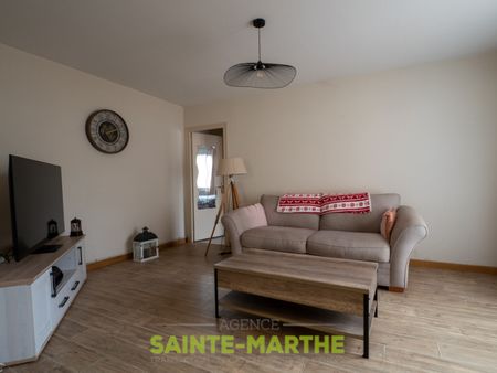 A LOUER - MAISON DE VILLE AVEC EXTERIEUR - NIORT - Photo 2