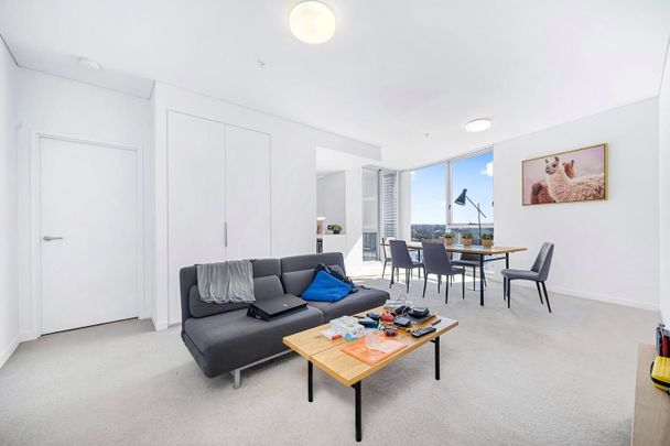 Stunning Two Bedroom Apartment - Partly Furnished - Photo 1