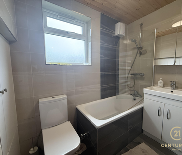 4 bedroom semi-detached house to rent - Photo 4
