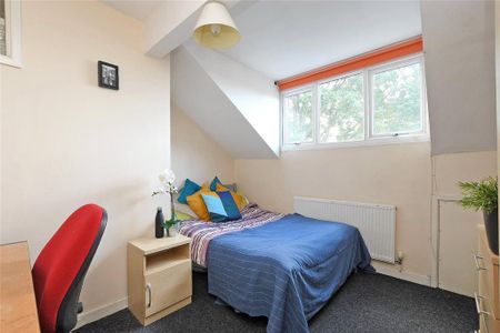 3 bedroom flat to rent - Photo 5