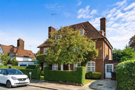 5 bedroom detached house to rent - Photo 3