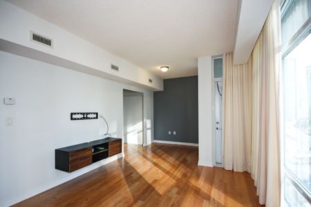 For Lease - 15 Brunel Court Unit# 916, Toronto, Ontario - Photo 3