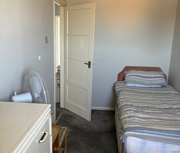 Room in a Shared House, Gorselands Road, SO18 - Photo 4