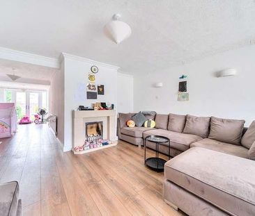 Avon Close, Addlestone, Surrey, KT15 - Photo 1