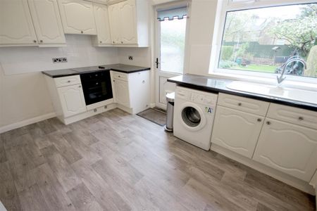 2 Bedroom House - Semi-Detached To Let - Photo 2