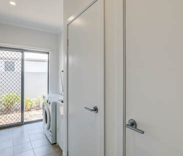 34 Poinciana Place, Jacobs Well, QLD - Photo 5