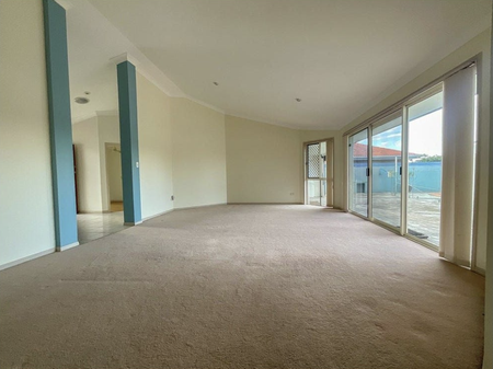 33 Glenwater Crescent, Helensvale, QLD 4212 - Photo 4