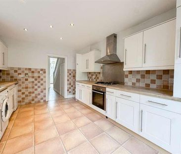 Channel View Road, Eastbourne, BN22 - Photo 6