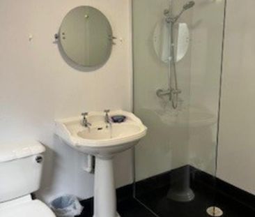 4 bedroom terraced house to rent - Photo 1