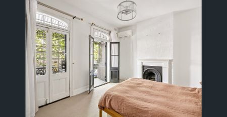 Three-bedroom terrace in a prime Surry Hills position - Photo 3