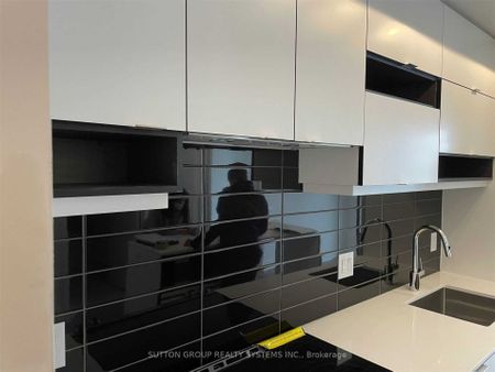 For Lease - 4065 Confederation Parkway Unit# 1106, Mississauga, Ontario - Photo 4