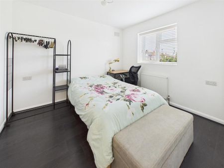 1 bedroom in a house share to rent - Photo 5