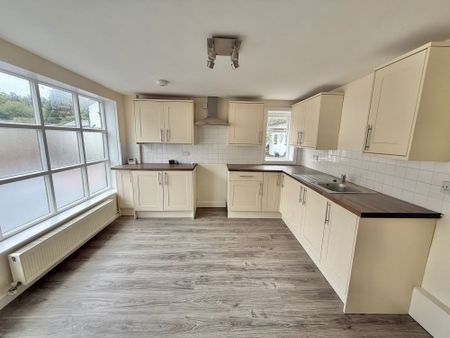 2 bed terraced house to rent in Botanic Road, Southport, PR9 - Photo 3