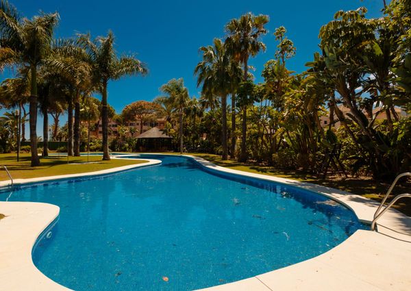3 bedroom apartment, with private garden and terrace, in Puerto Banús