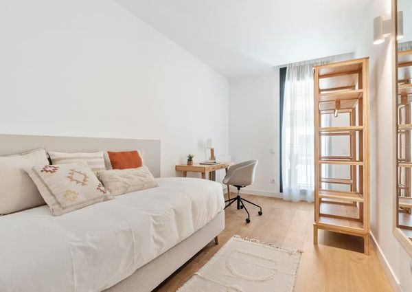 Carrer de Sors, Barcelona, Catalonia 08024