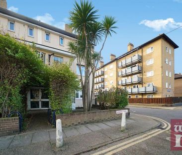 3 bedroom flat to rent - Photo 5