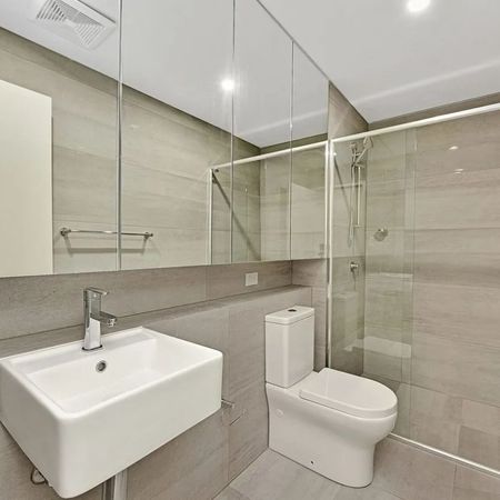 Ultra-convenient Modern Apartment - Photo 3