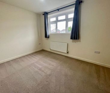 LOWTHER ROAD, CHARMINSTER (P07682) - Photo 3