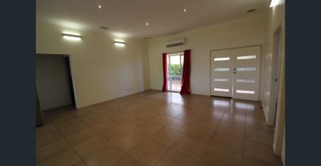 You’ll Hardly Want More with Barkly! - Photo 2