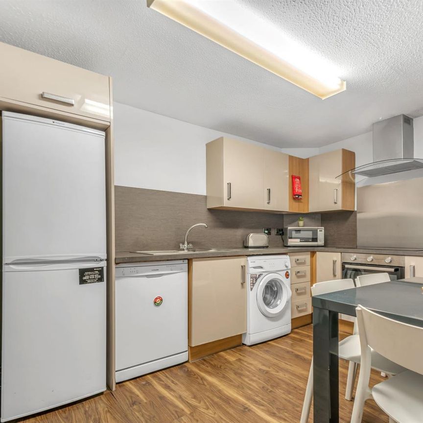 The Village Street, Burley, LS4 2PR - Photo 1