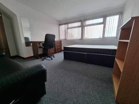 Mayville Avenue, Hyde Park - Photo 3