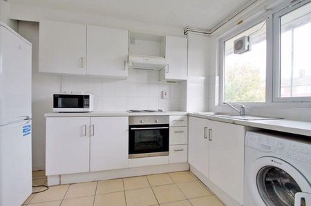 4 bedroom maisonette to rent - Photo 3