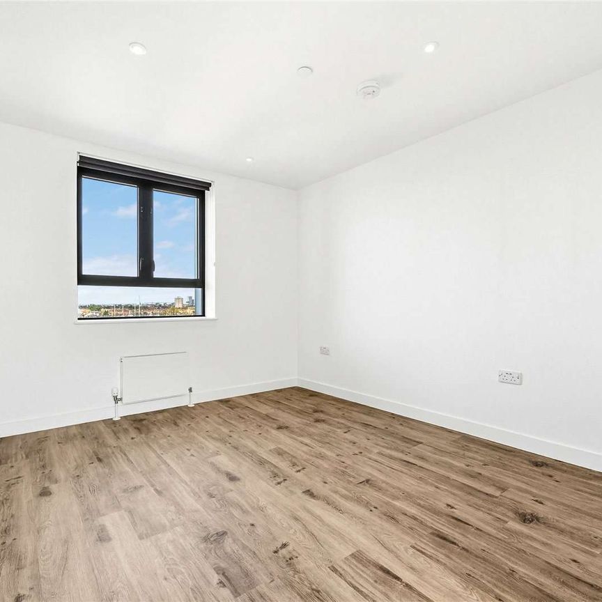 The Didsbury is a collection of purpose built 1, 2 & 3 bedroom rental apartments in the heart of East Ham brought to you by Savills. - Photo 1