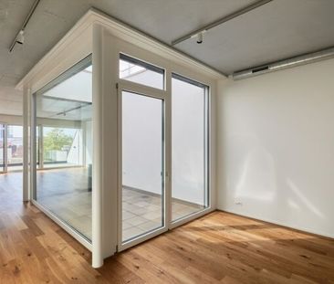 Luxurious loft in a trendy neighborhood - Photo 1