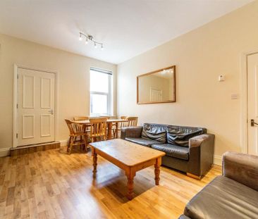 6 bedroom terraced house to rent - Photo 1