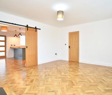 3 bedroom detached bungalow to rent - Photo 2