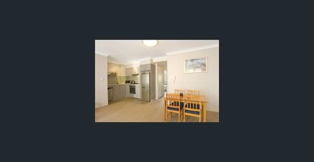 SPACIOUS TWO BEDROOMS APARTMENT - Photo 2