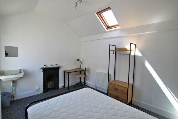 19 Budock Terrace, Falmouth - Photo 1