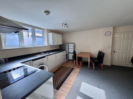 Kingswood House, Sherwood Rise, NG5, Nottingham - Photo 3