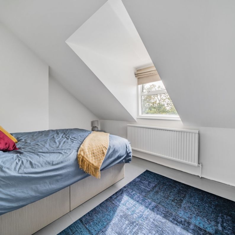 Askew Road, London, W12 - Photo 1