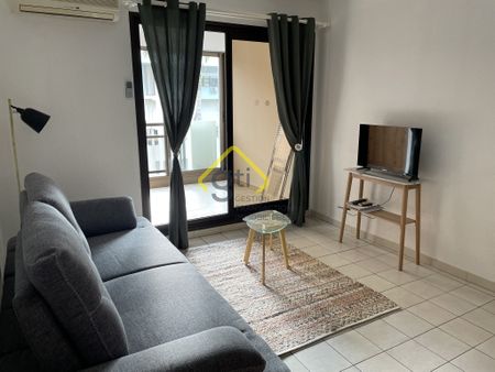 Location Appartement 2 pièces 65m² ST DENIS 97400 - Photo 3