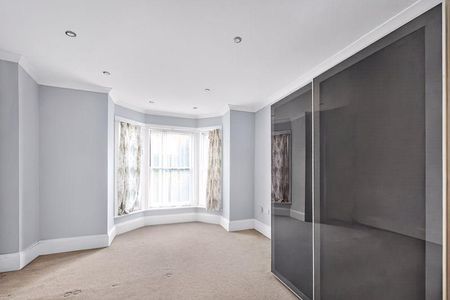 4 bedroom semi-detached house to rent - Photo 5