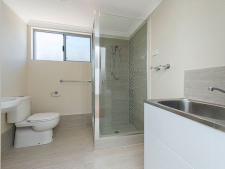 Modern Apartment in Prime Location - Photo 5