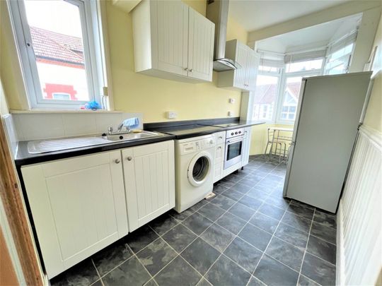 A 1 Bedroom Flat Instruction to Let in Bexhill-on-Sea - Photo 1