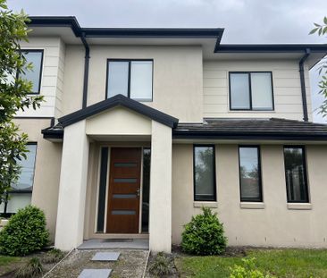 *Modern 3-Bedroom Home with Comfort, Style and Convenience* - Photo 2