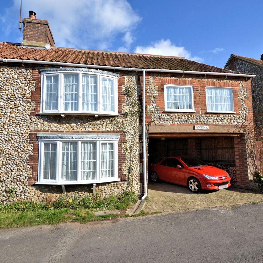 Burnham Market - Photo 1