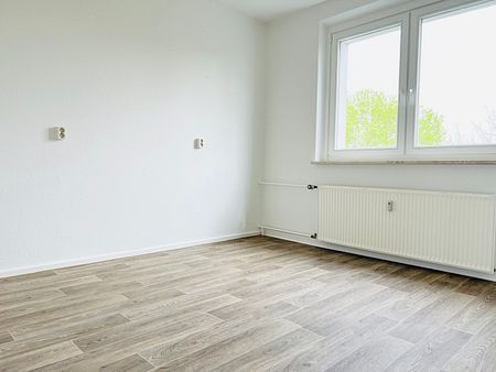 Attraktive 2-Zimmer-Wohnung mit großer Küche und Balkonverglasung in Rostock-Lichtenhagen - Photo 4