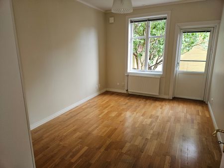 Lunnegatan 19 lgh 1001 i Åmål (inglasad balkong) p-plats ingår i hyran - Foto 2