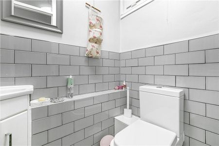 Westbridge Road, London, SW11 3TL - Photo 2