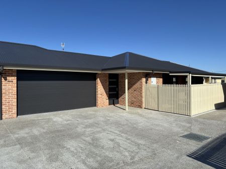 2/10 Sandwood Place, East Devonport TAS 7310 - Photo 3