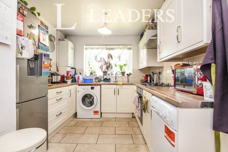 3 bedroom house to rent Wigland Way, B38 - Photo 5