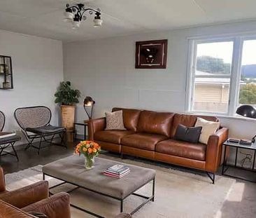 Large 3 Bedroom Home - Photo 5