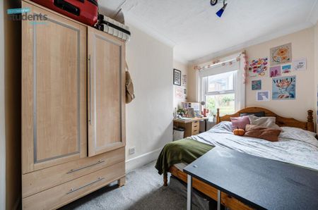 4 bedroom terraced house to rent - Photo 5